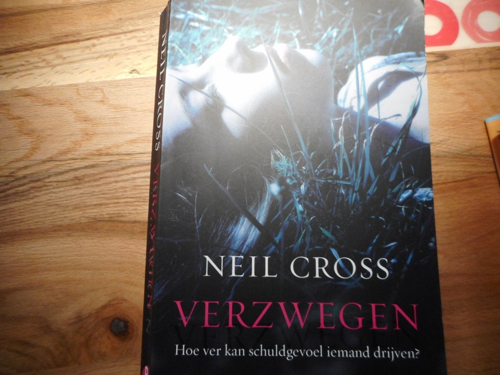 Neil Cross - Verzwegen, Boeken, Ophalen of Verzenden, Gelezen
