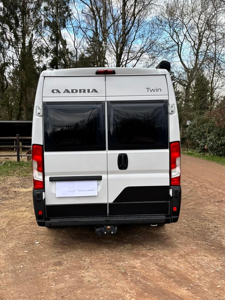 Adria twin axess 640 sl, Caravans en Kamperen, Buscamper of Camperbus, Ringverwarming, Tot en met 2, Adria