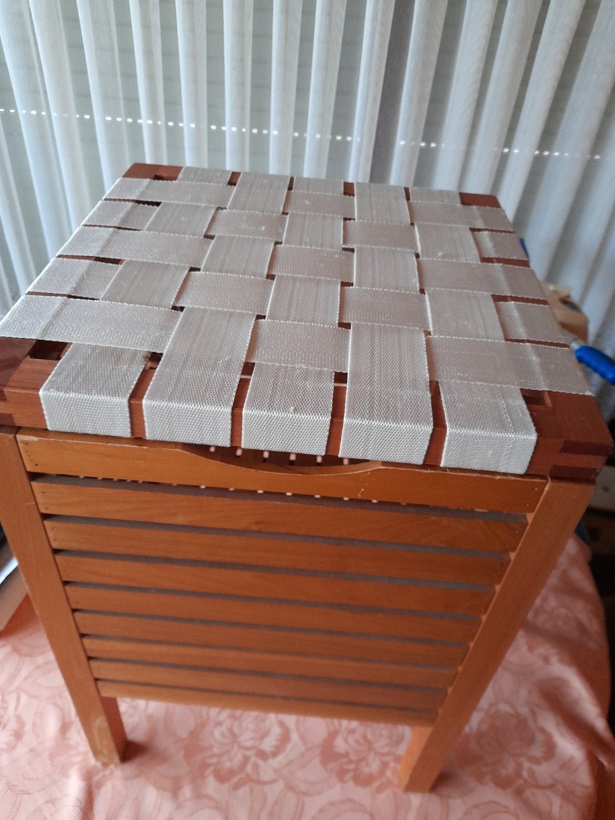 Houten staander om iets op te zetten of er in te steken want, Huis en Inrichting, Ophalen