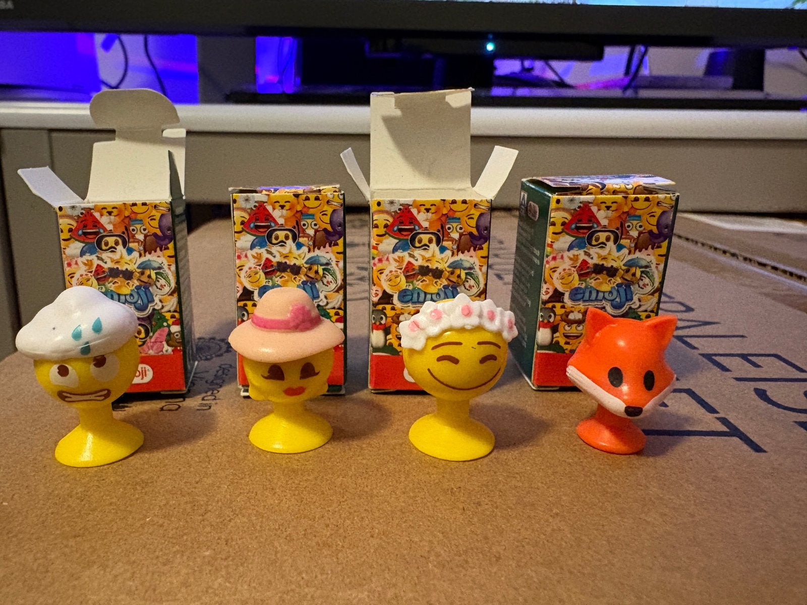 Emoji Aldi, Hobby & Loisirs créatifs, Articles de fête | Location, Enlèvement, Comme neuf