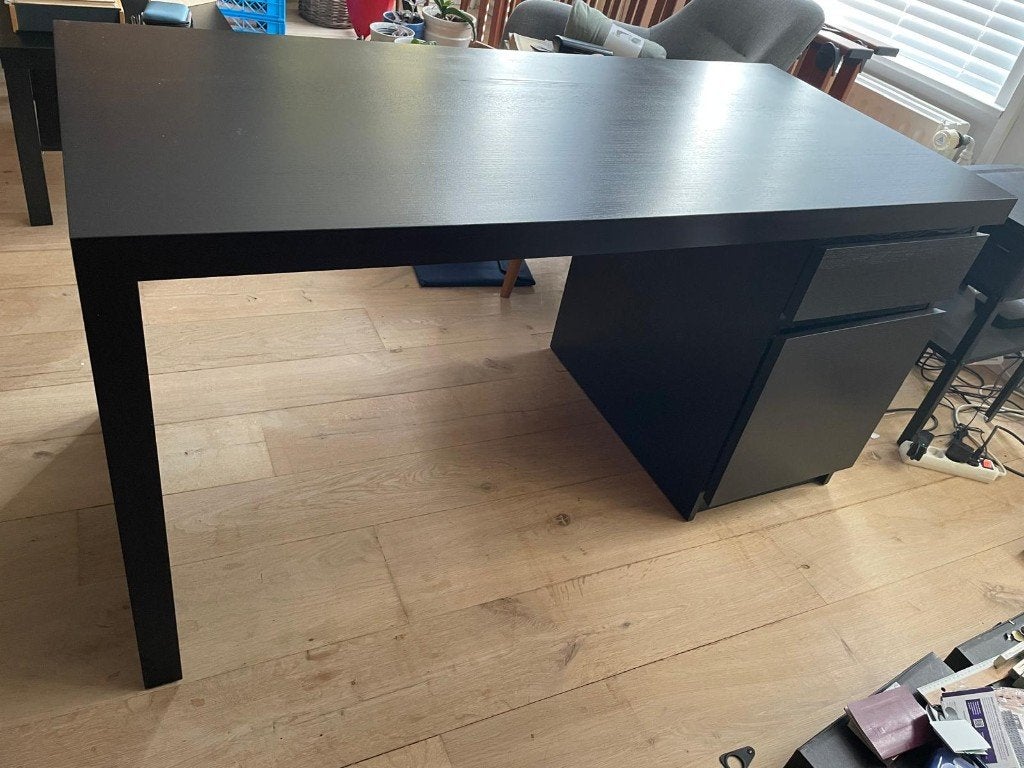 MALM bureau 140 x 65 cm, 65 cm, Utilisé, IKEA, Avec tiroirs