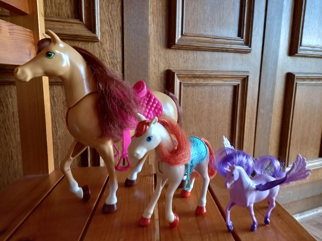 Barbie paard met veulen, Kinderen en Baby's, Ophalen, Zo goed als nieuw, Barbie