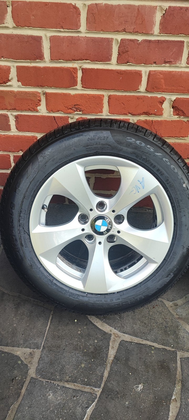 4 Jantes alu d'origine BMW 16" Style 390 + Pneus 205/60 R16, Autos : Pièces & Accessoires, Pneus et Jantes, 16 pouces, Véhicule de tourisme