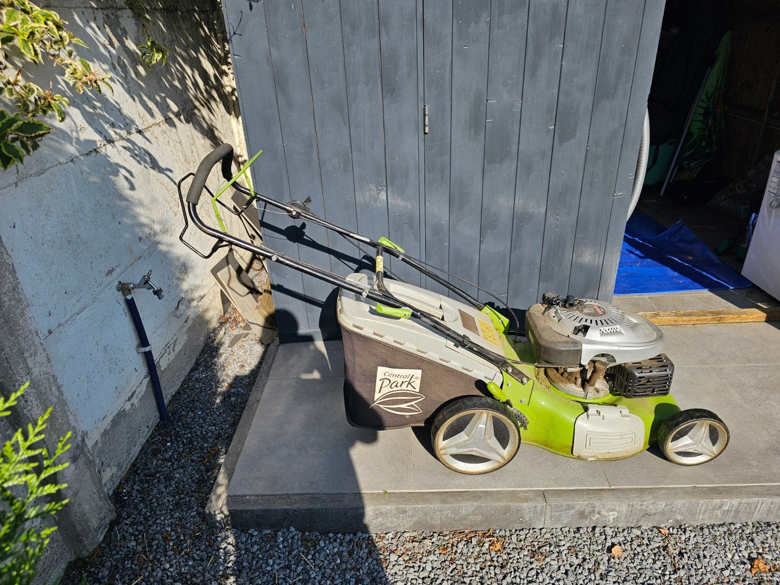 Grasmachine gebruikte staat met defect aantrekkoord te koop!, Cirkelmaaier, Gebruikt, Opvangbak, Benzine-grasmaaier