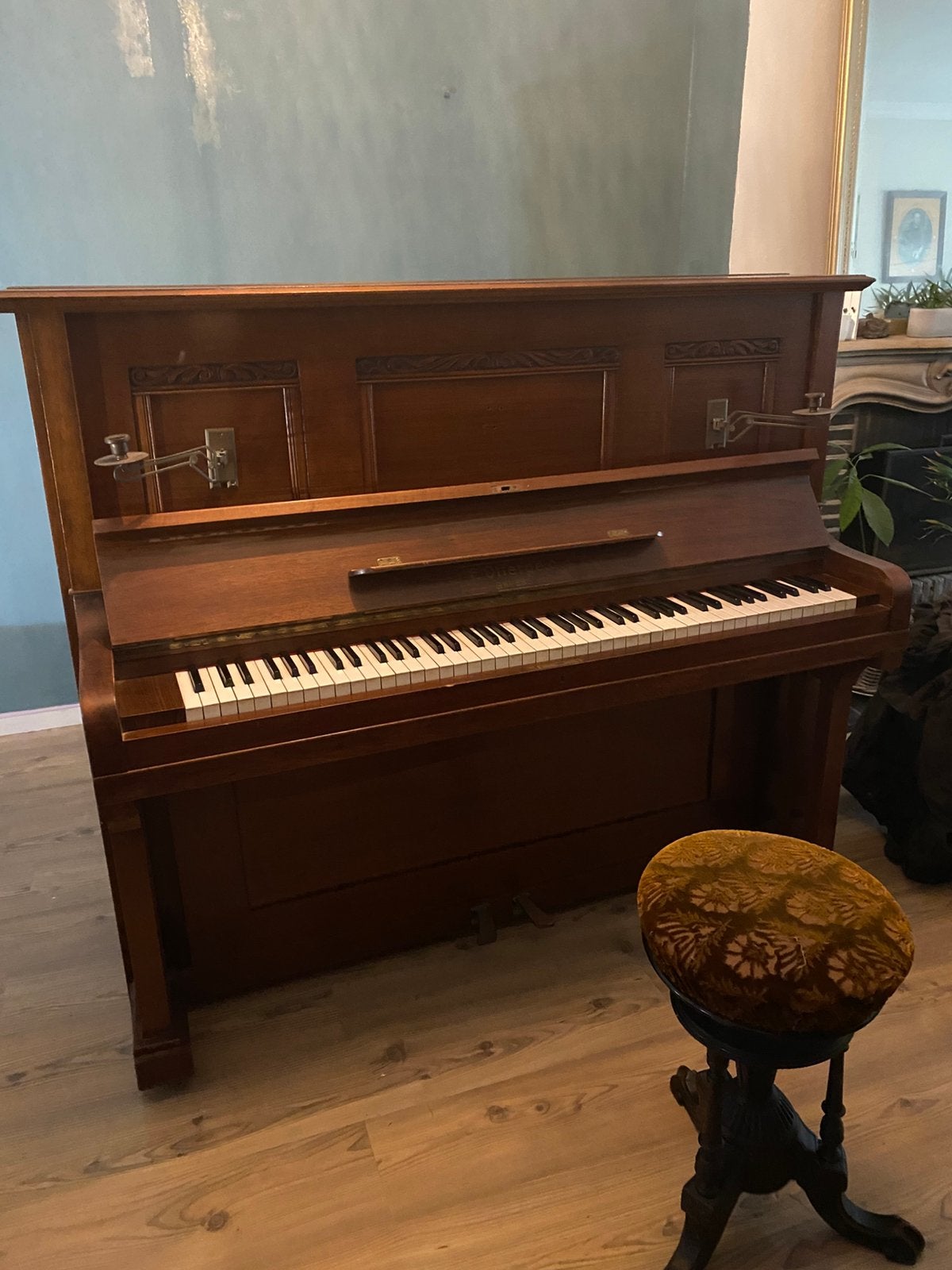 Antieke buffetpiano, Muziek en Instrumenten, Ophalen, Gebruikt, Bruin, Piano