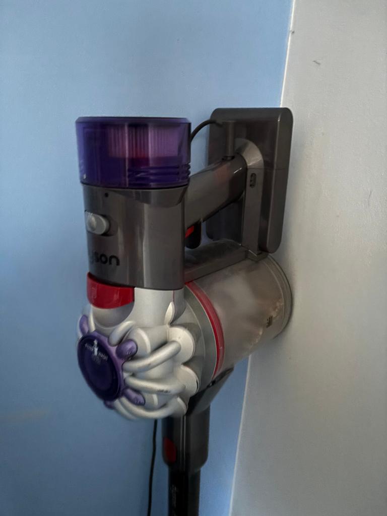 Perfect werkende dyson steelstofzuiger, Ophalen, Zo goed als nieuw, Steelstofzuiger, Dyson