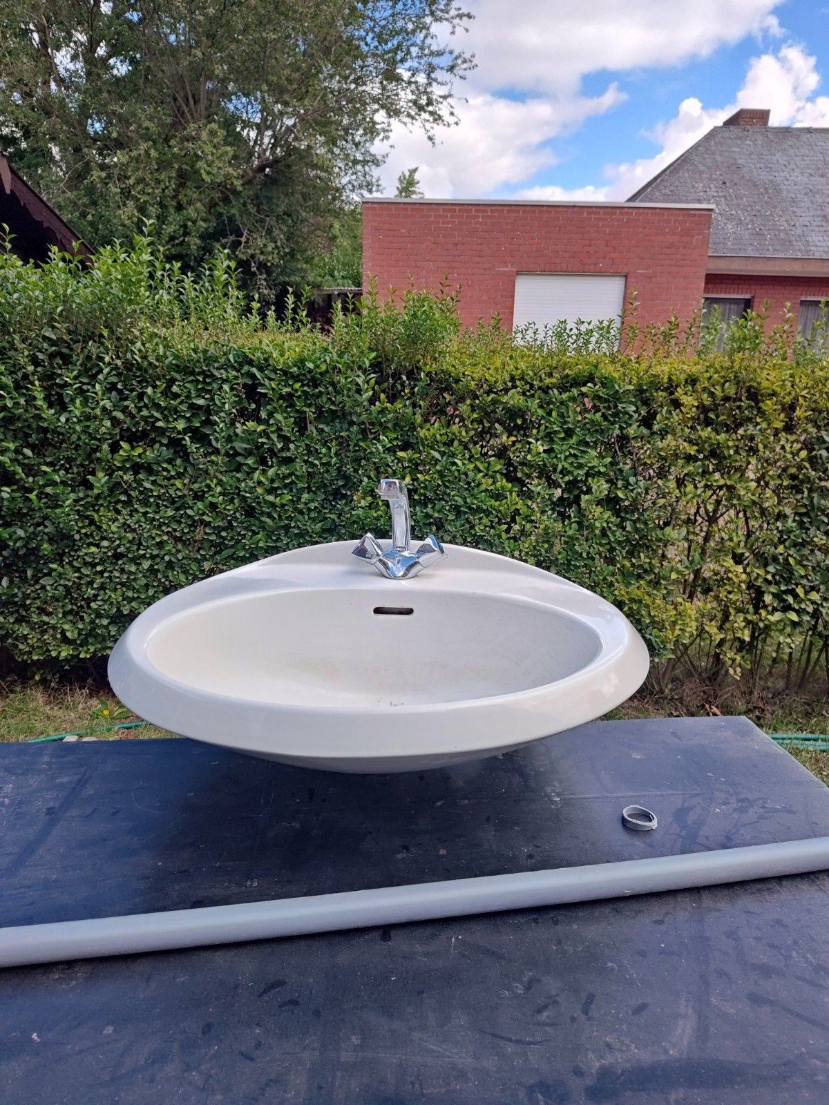 lavabo met kraan, Ophalen, Kraan
