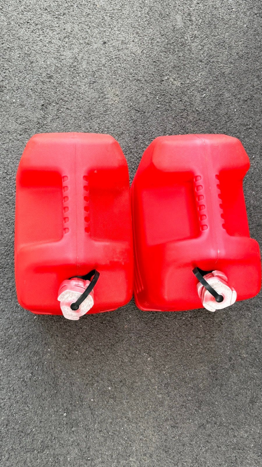 jerricans de 20 litres, Ophalen