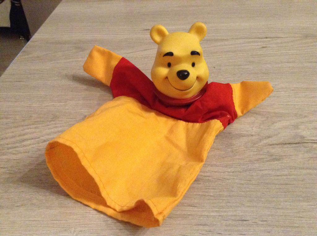 Disney Winnie the Pooh handpop (30 cm), Kinderen en Baby's, Speelgoed | Poppen, Ophalen of Verzenden, Zo goed als nieuw, Overige typen