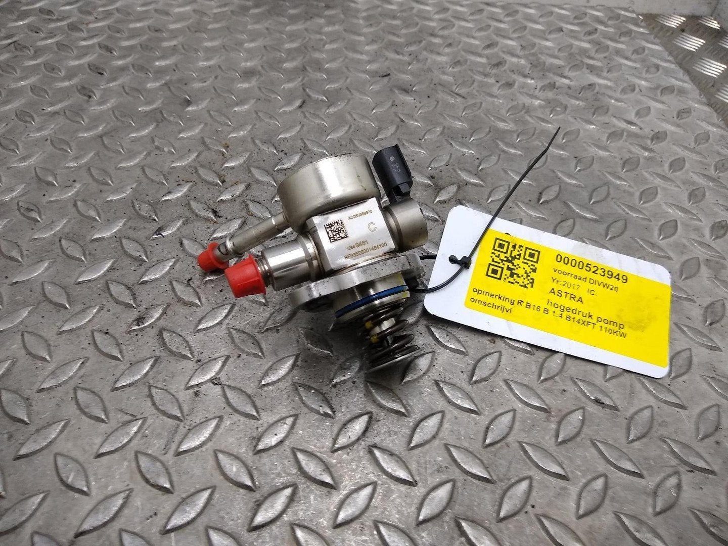 OPEL ASTRA BRANDSTOF POMP VOOR DE INJECTOR 2017, Enlèvement ou Envoi, Utilisé, ARN reconnu