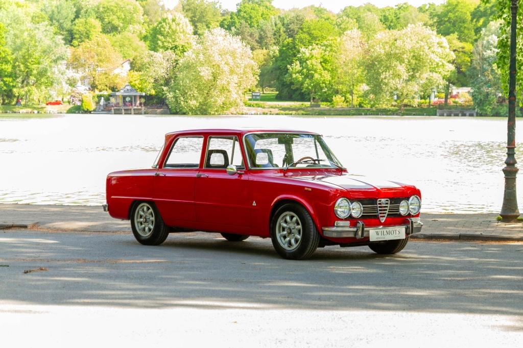 Alfa Romeo Giulia Nuova Super 2.0l, Autos, 4 portes, Entreprise, Boîte manuelle, Noir