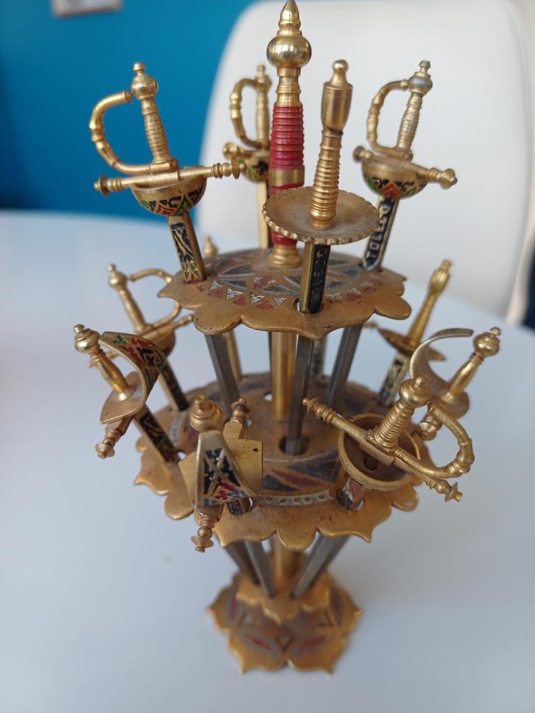 Toledo mini zwaardjes cocktailprikkers, Ophalen of Verzenden