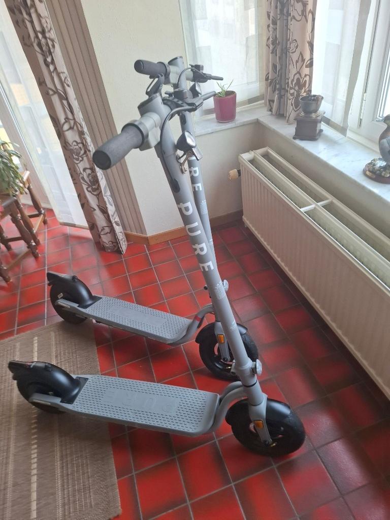2x PURE Air Electric Scooter – Second Generation, Fietsen en Brommers, Steps, Gebruikt, Elektrische step (E-scooter), Ophalen