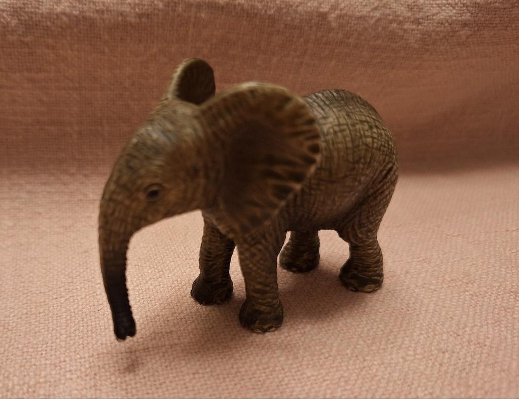 Schleich Afrikaanse Baby Olifant, Verzamelen, Ophalen of Verzenden, Zo goed als nieuw, Wild dier, Beeldje of Figuurtje
