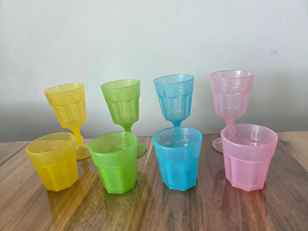 Set de verres Duktig Ikea 8 pièces, Enfants & Bébés, Enlèvement, Utilisé, Plastique, Accessoires de cuisine de jeu
