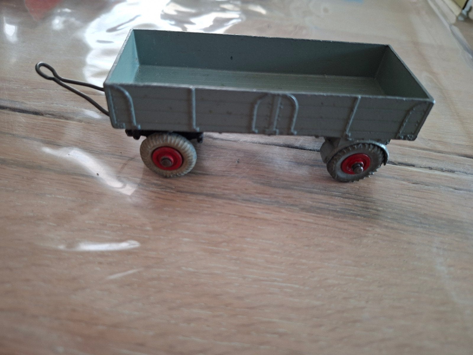 Dinky Toys 25R / 428 – Four‑Wheel Trailer, Hobby en Vrije tijd, Ophalen of Verzenden, Gebruikt, Overige typen, Dinky Toys