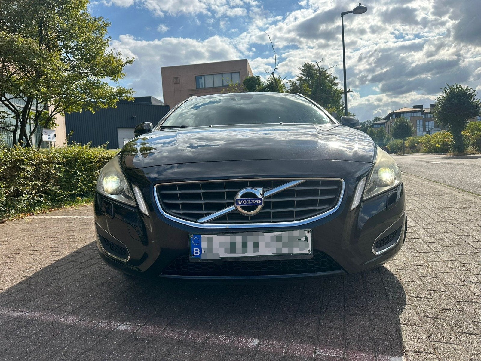 Volvo v60 2.0 diesel Eu5, Autos, Euro 5, Achat, Boîte manuelle, Noir