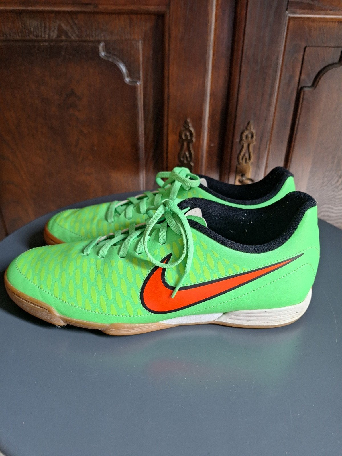 Indoor voetbalschoenen van Nike maat 42 - Zo goed als nieuw, Enlèvement, Comme neuf, Chaussures