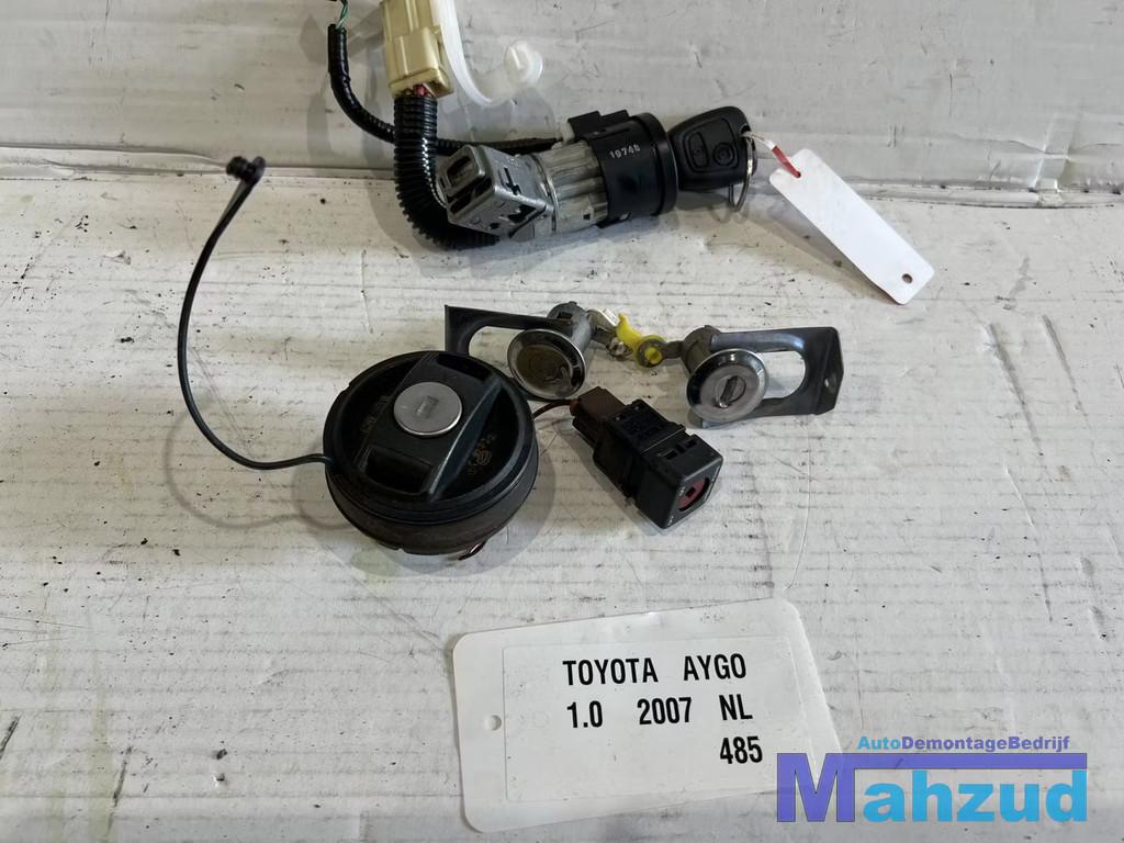 TOYOTA AYGO Contactslot set 2005-2014, Info@toyota.co.jp, Gebruikt, Toyota Motor Corporation, Toyota-Cho 1
471-8571  Toyota City