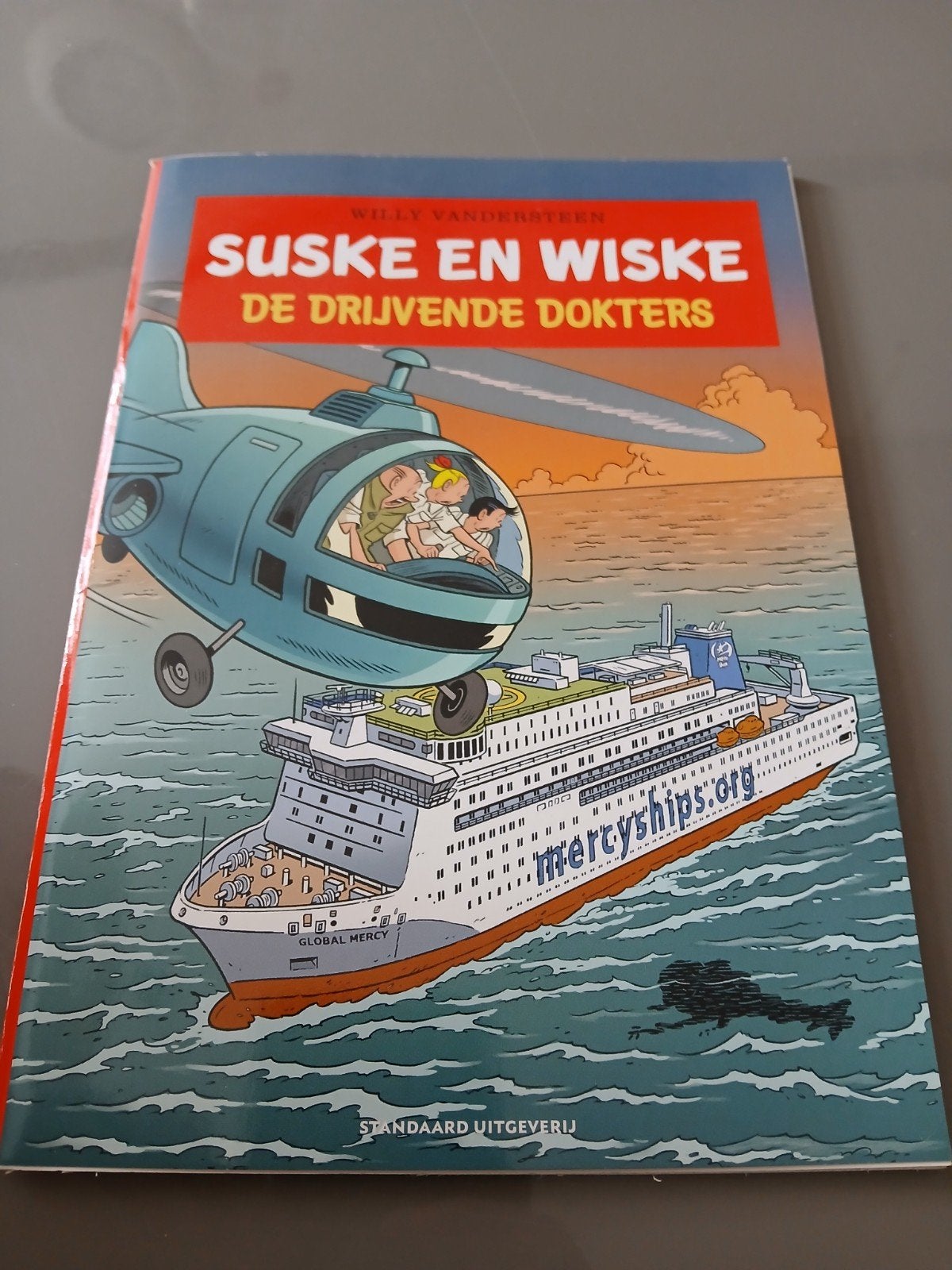 Suske en wiske de drijvende dokters klein formaat, Livres, Transport, Enlèvement ou Envoi