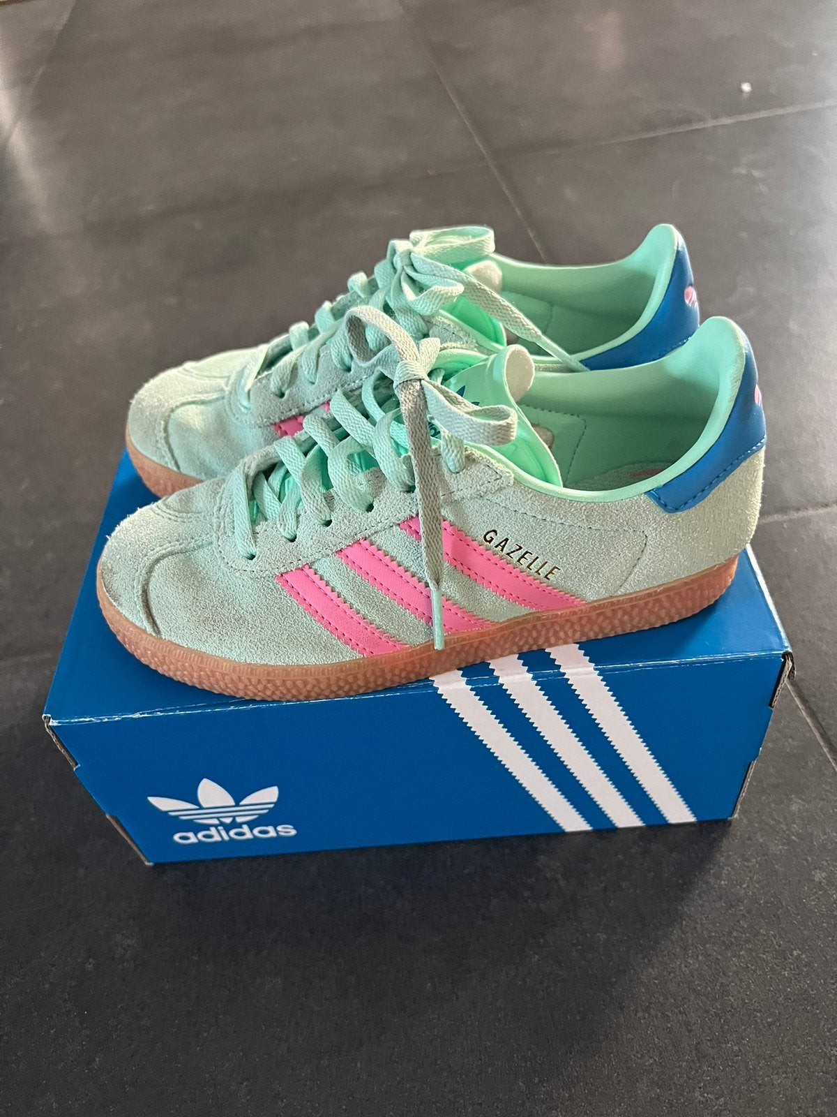 Adidas Gazelle - maat 31,5, Kinderen en Baby's, Meisje, Schoenen, Ophalen of Verzenden, Zo goed als nieuw