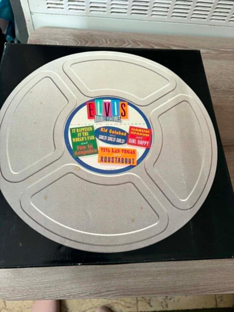 Elvis 4 cd box, double features in vorm van filmrol. 35 euro, Boxset, Ophalen of Verzenden, Zo goed als nieuw, Bonusmateriaal