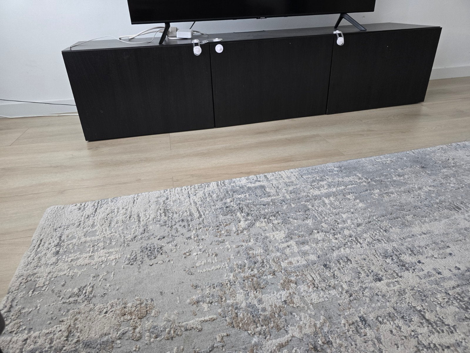 Tv kast, Ophalen
