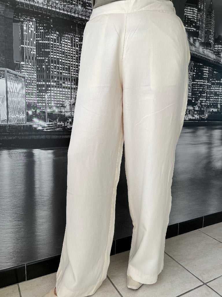 gekleedde beige broek NILL'S Collection - Size 40, Kleding | Dames, Maat 38/40 (M), Verzenden, Beige, Zo goed als nieuw