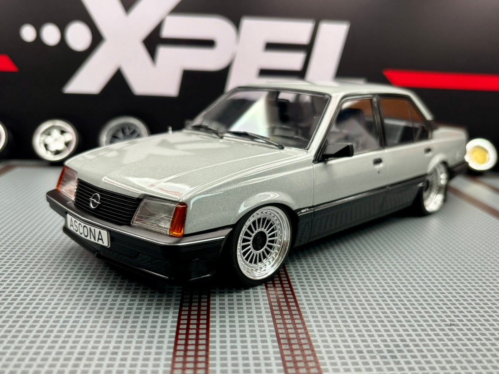 1:18 Opel ascona C SR - MCG, Ophalen of Verzenden, Zo goed als nieuw
