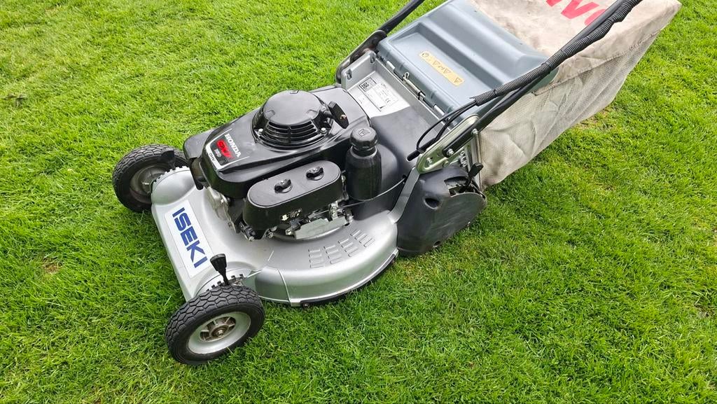 Iseki/Honda  sw8210 pro benzine walsmaaier  2020, Tuin en Terras, Grasmaaiers, Gebruikt, Benzine-grasmaaier, 50 cm of meer, Cirkelmaaier