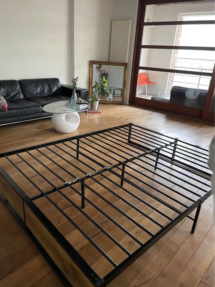 Metalen bedframe met houten details, Ophalen, Zwart, 200 cm, Metaal