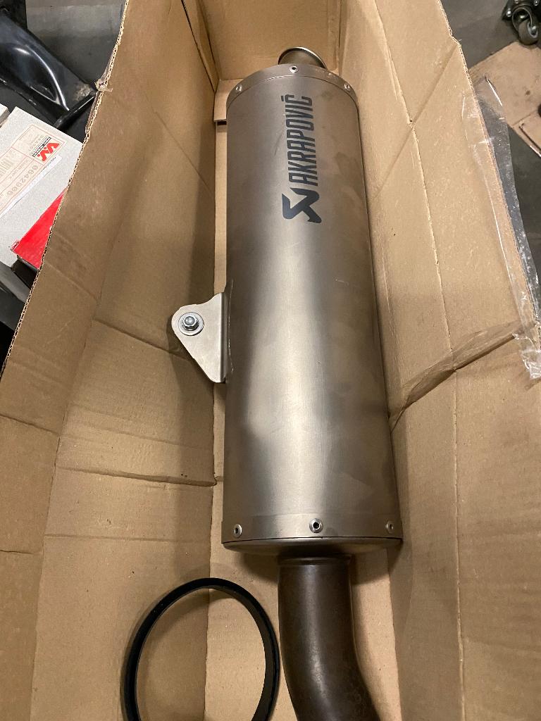 Akrapovic  Titanium BMW F800R & F800GT, Motos, Pièces | BMW, Révisé, Enlèvement ou Envoi