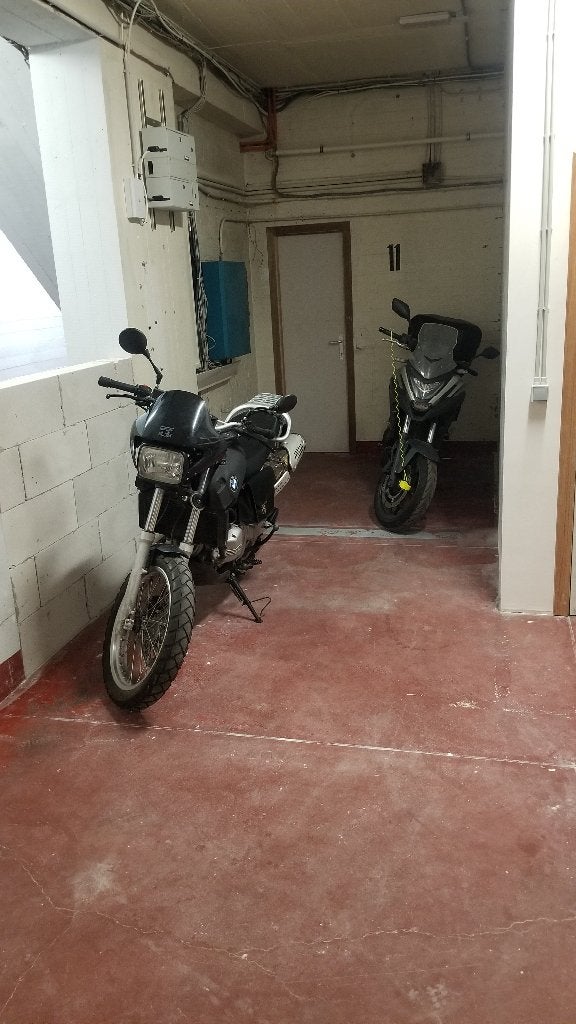 Place de parking pour une Moto