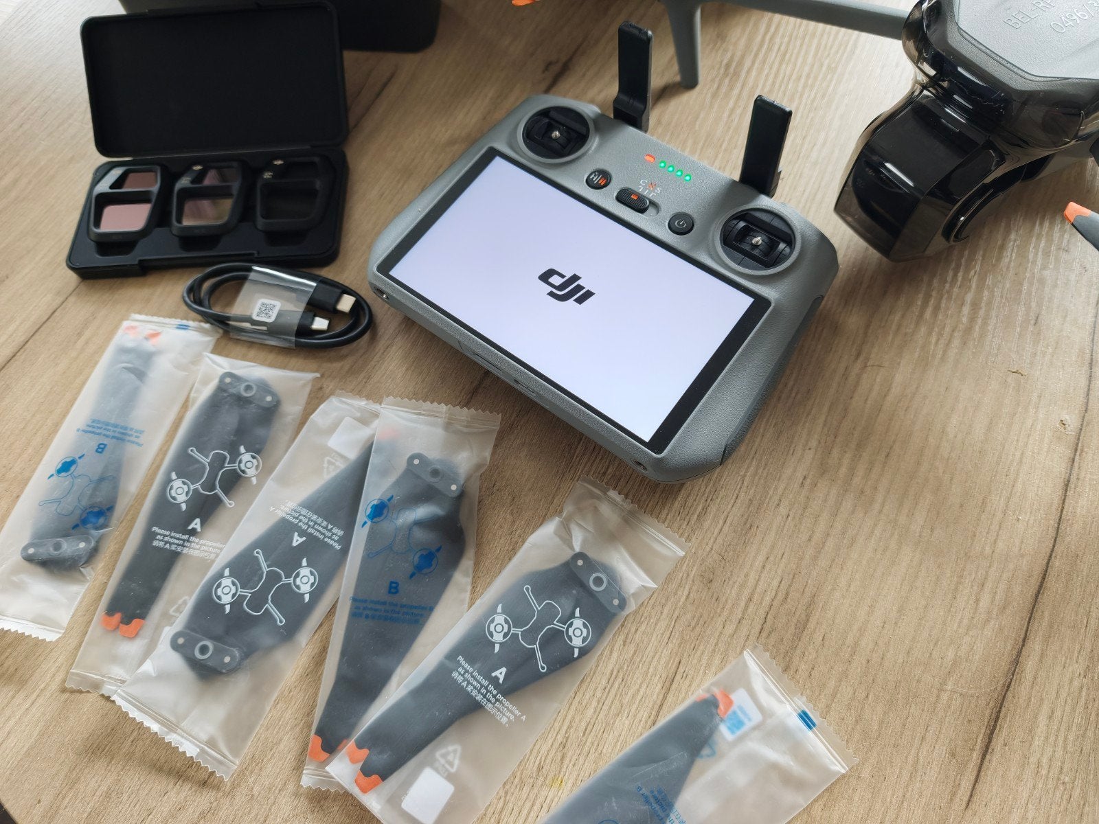 dji air 3s fly more combo nieuwe staat, Hobby en Vrije tijd, Ophalen, Zo goed als nieuw, Quadcopter of Multicopter, RTF (Ready to Fly)