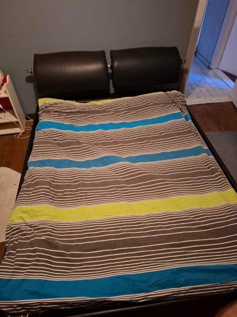 2 persoonsbed zwart leer, Huis en Inrichting, Ophalen, Zwart