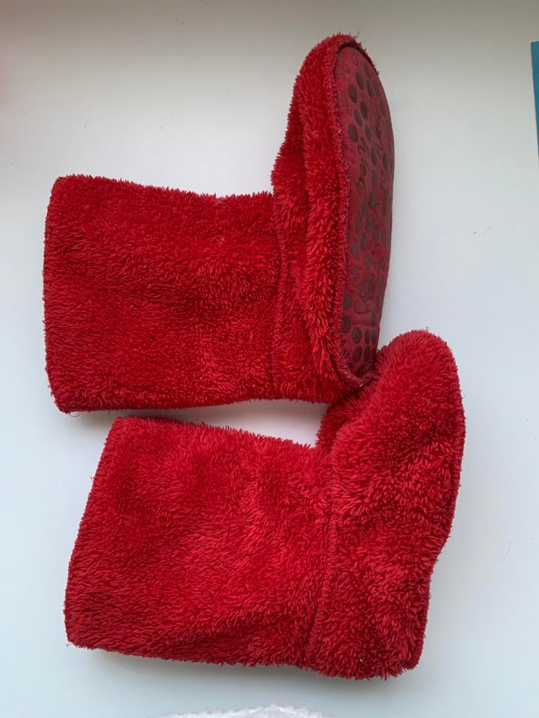 Woody pantoffels maat 33/34 rood, Ophalen, Jongen of Meisje, Overige typen, Zo goed als nieuw