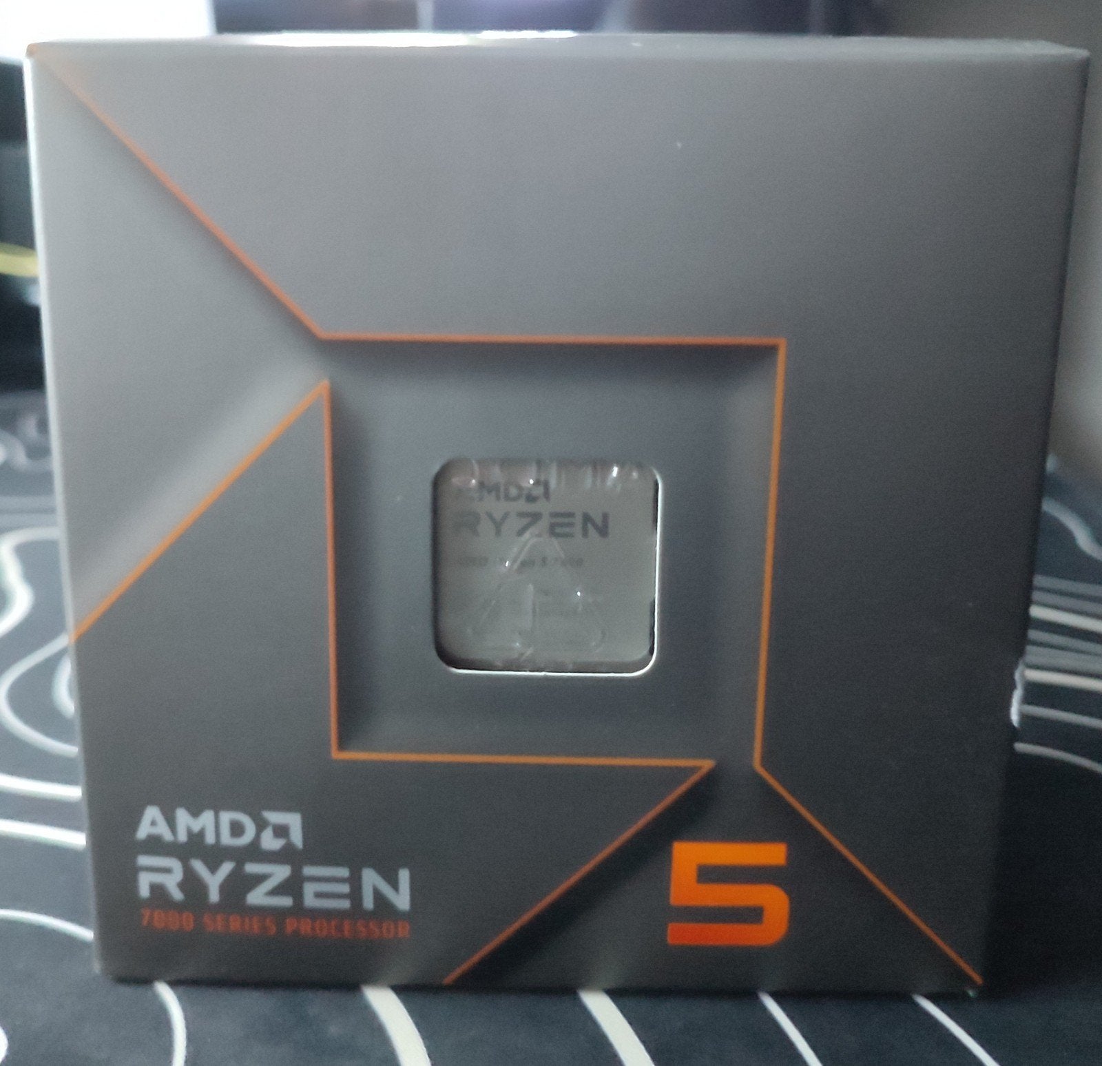 AMD Ryzen 5 7600 (Boxed), 6-core, Zo goed als nieuw, 4 Ghz of meer, Socket AM5