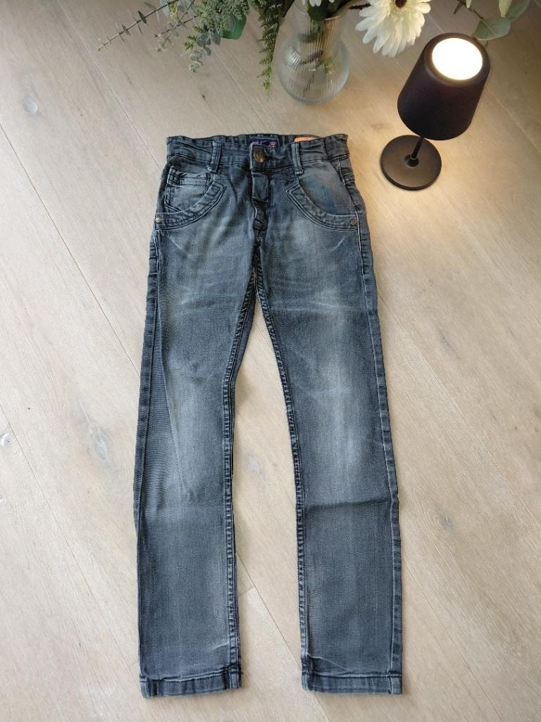 Maat 140 - zwartgrijze jeansbroek perfecte staat, Ophalen of Verzenden, Zo goed als nieuw, Jongen, Broek