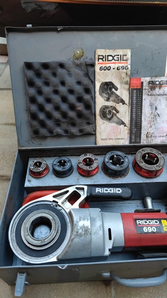 Filière électrique portable RIDGID 690 + Têtes, Enlèvement, Utilisé, Jeu d'outils, Ridgid