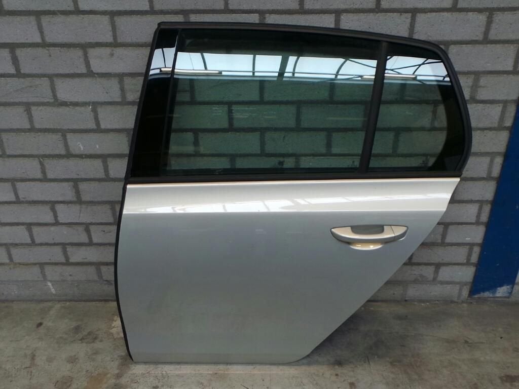 VOLKSWAGEN GOLF PORTIER LA  2011, Gebruikt, Deur, Ophalen of Verzenden, Achter