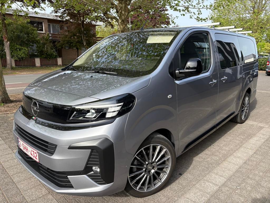 Opel Vivaro utilitaire léger avec cabine double 5+1, Argent ou Gris, Vivaro, Euro 6, Carnet d'entretien