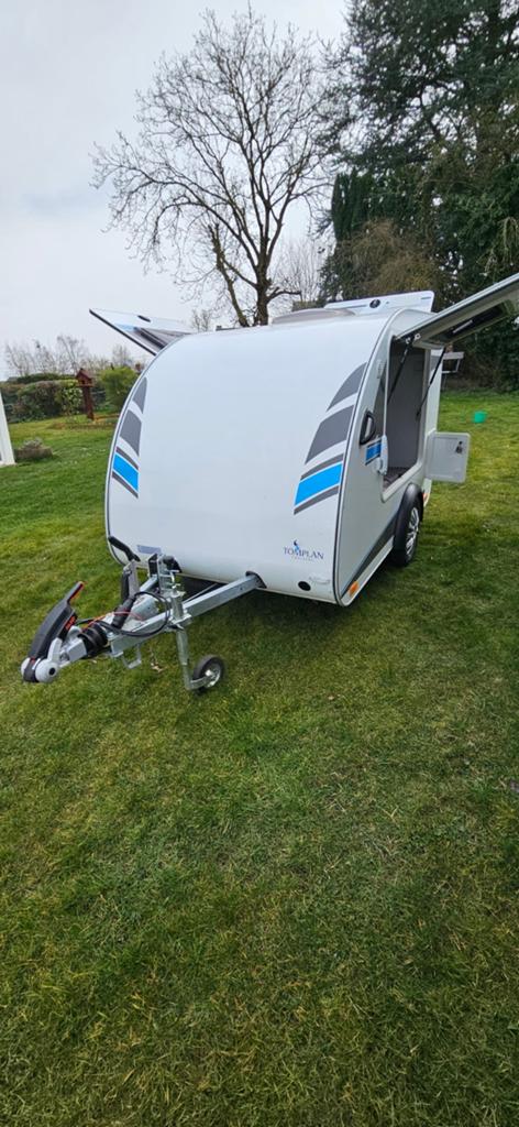 Caravane 500kg Tompland, Caravans en Kamperen, Caravans, Tot en met 2, Radio, Particulier, Lengtebed