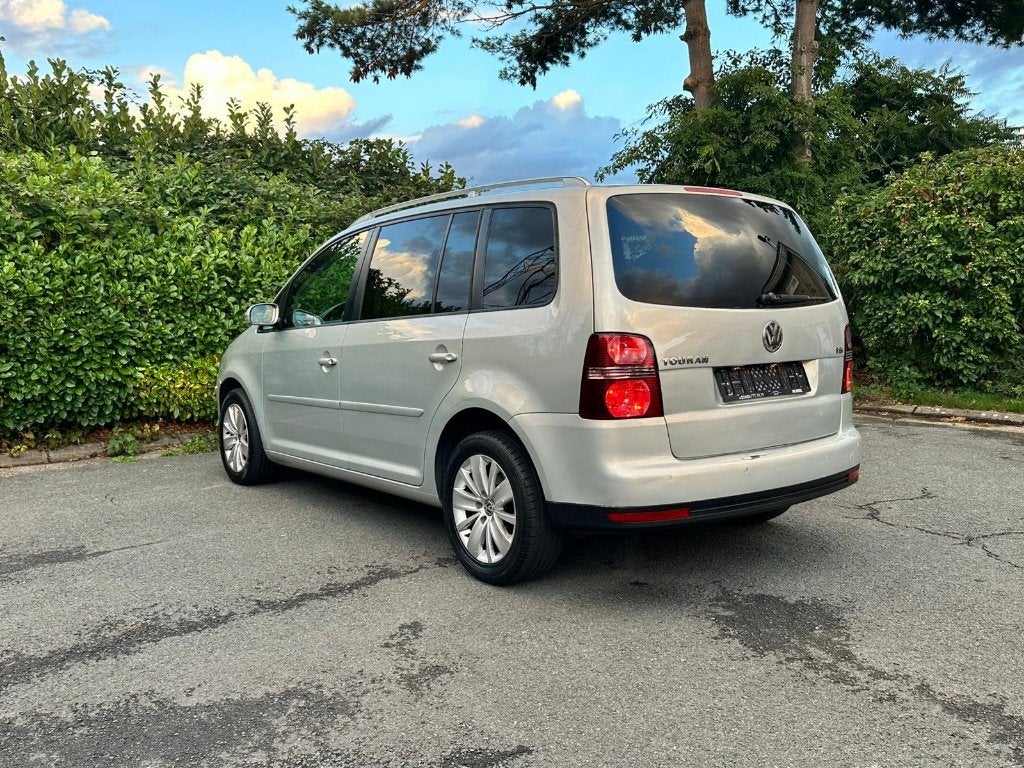 Volkswagen Touran Automaat 1.4 Benzine €4 7 zitplaatsen, Auto's, Stof, 4 cilinders, Bedrijf, https://public.car-pass.be/vhr/2236a9c8-402c-46cd-99d8-ee778021b9eb