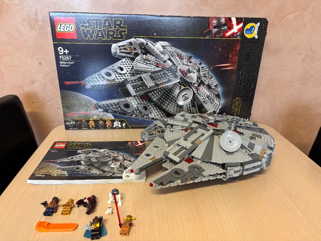 Lego Star Wars 75257 Millenium Falcon volledig met boekje, Kinderen en Baby's, Speelgoed | Duplo en Lego, Star Wars, Lego, Ophalen of Verzenden