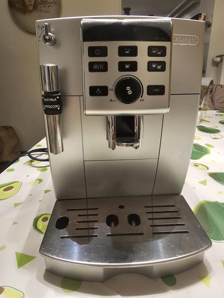 Machine à café grains DeLonghi – Très bon état – Cappuccino, Electroménager, Enlèvement, Comme neuf, Café en grains