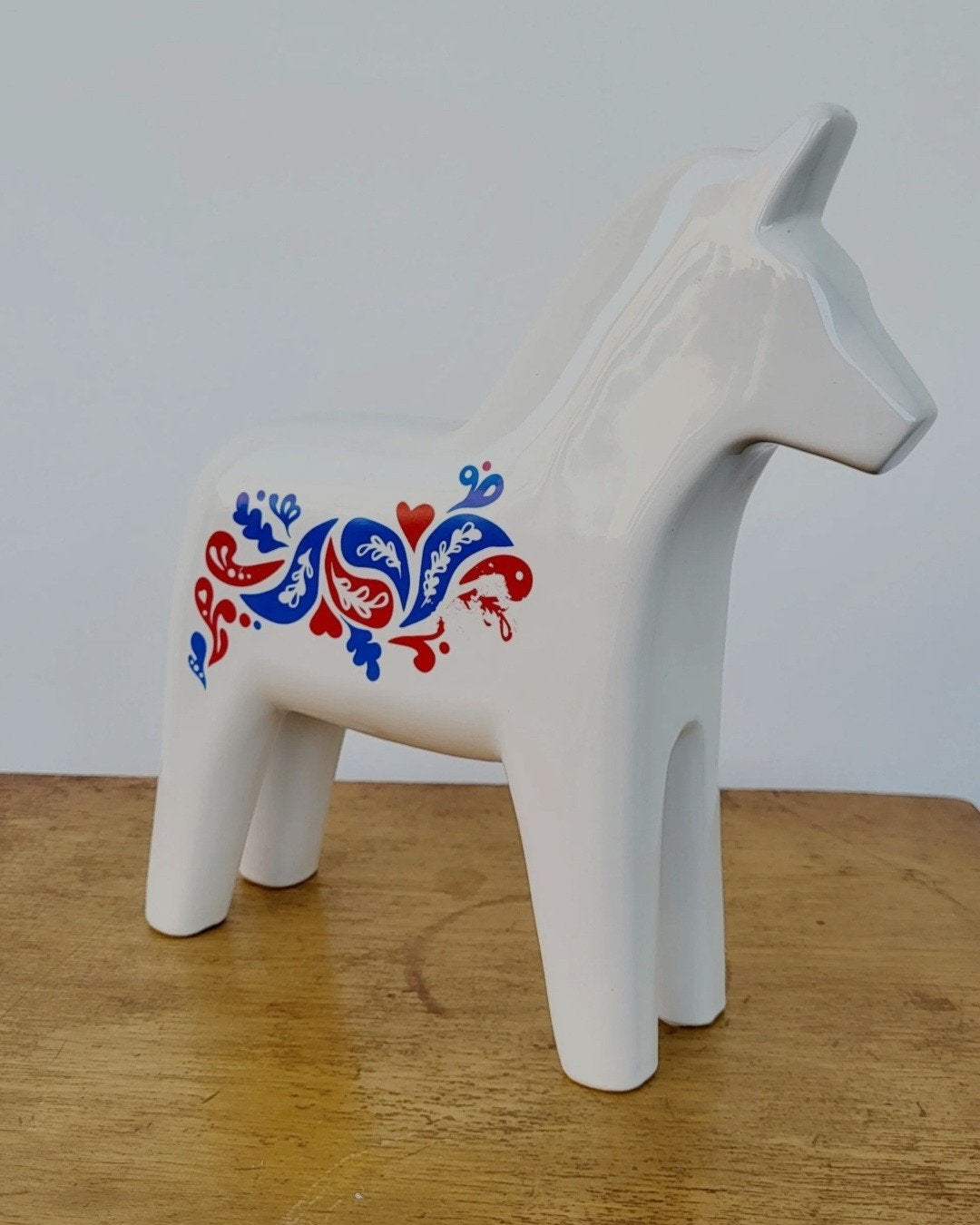 Cheval Dala vintage en céramique Ikea, design bleu et rouge,, Enlèvement ou Envoi, Sculpture, Bleu