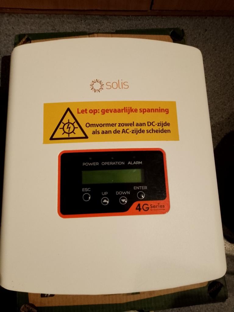 Solis omvormer plus zonnepanelen daglichtpanelen, Doe-het-zelf en Bouw, Zonnepanelen en Toebehoren, Ophalen, Zo goed als nieuw