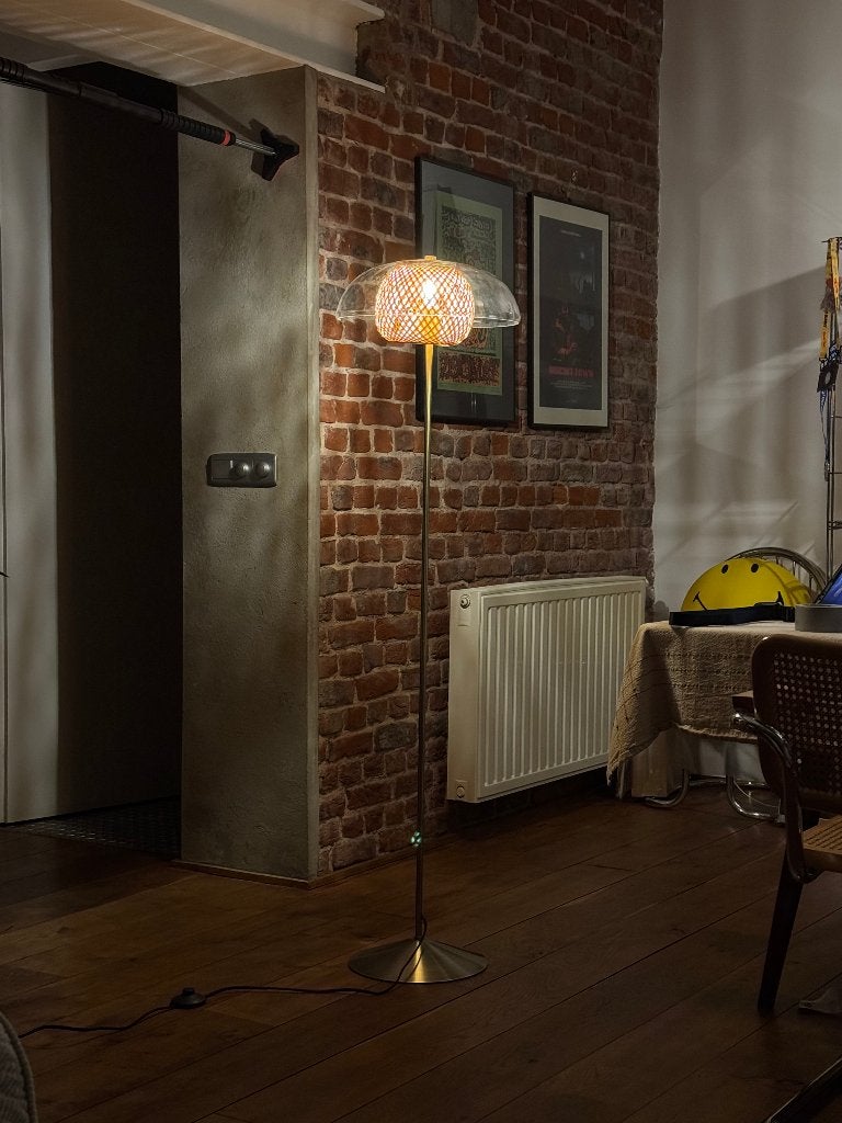 Très beau lampadaire en verre et rotin, Verre, 150 à 200 cm, Enlèvement, E27 (grand)