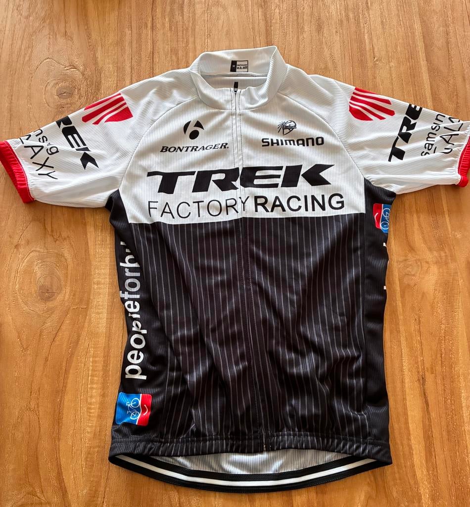 Fiets t shirt + broek TREK SHIMANO NIEUW, Ophalen, Zo goed als nieuw, M