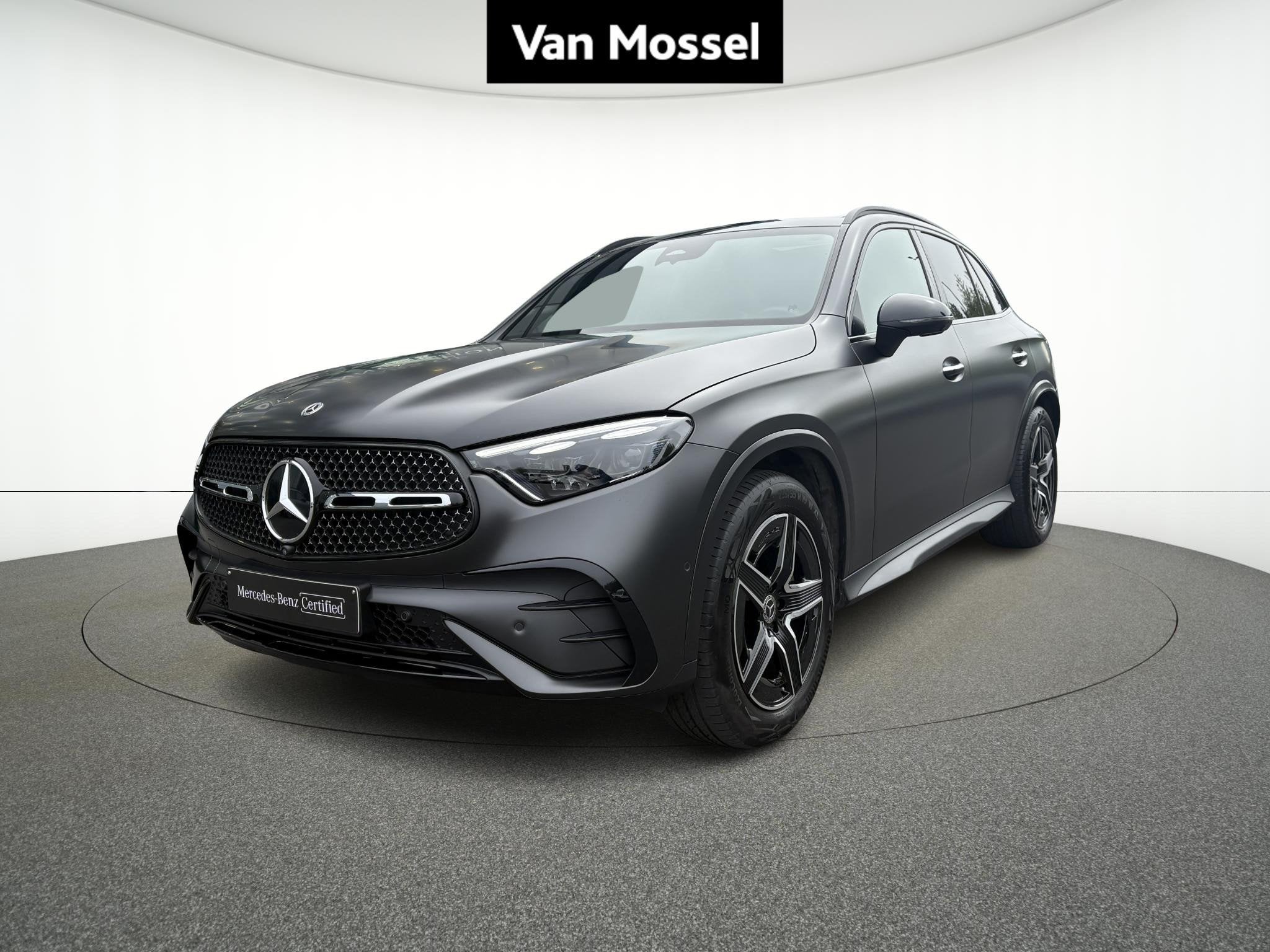 Mercedes-Benz GLC 220 d 4M AMG Line + DIGITAL LIGHT + LEDER, Auto's, Automaat, Zwart, 4 cilinders, 2500 kg